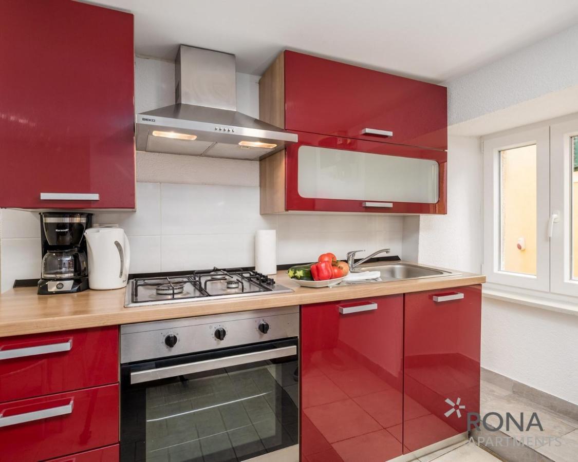 Rona Apartment