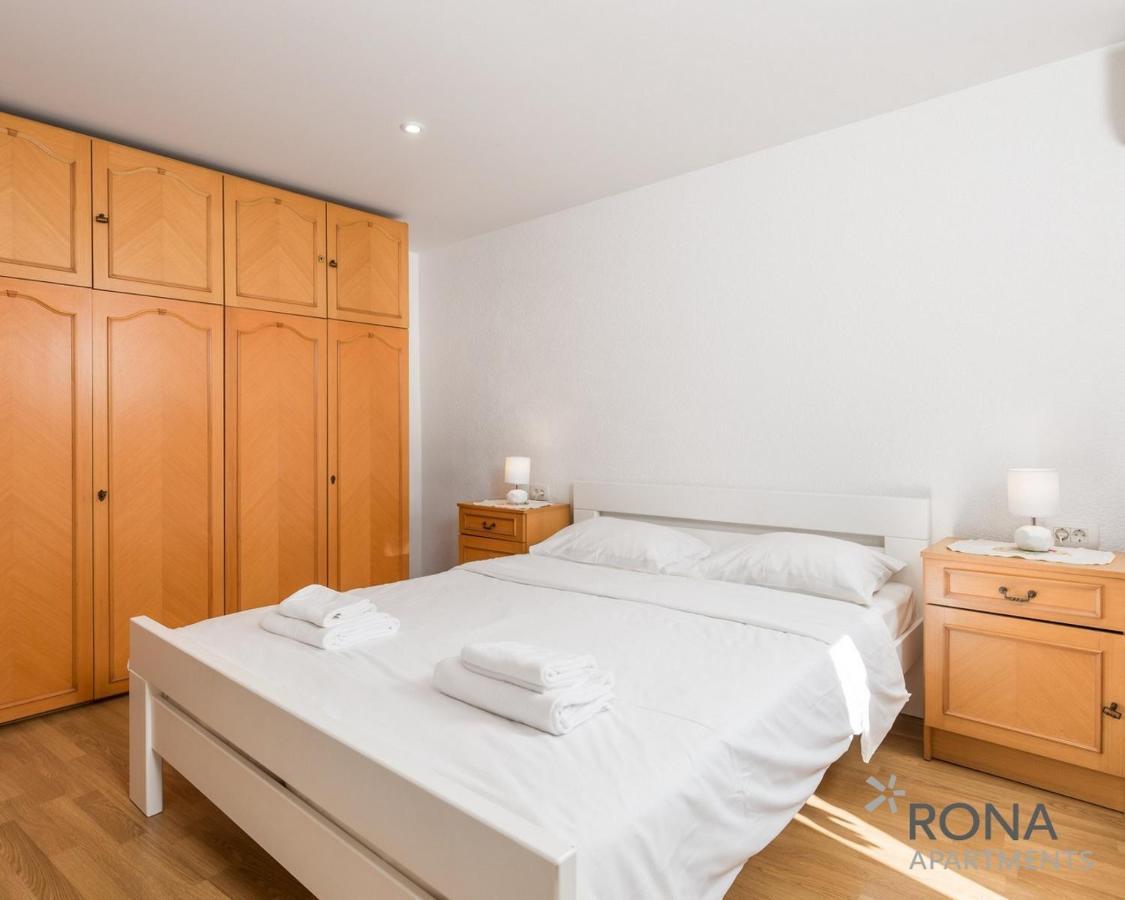 Rona Apartment